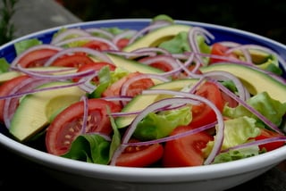 Ensalada mixta con aderezo de limón y cilantro - Recetas de Laylita